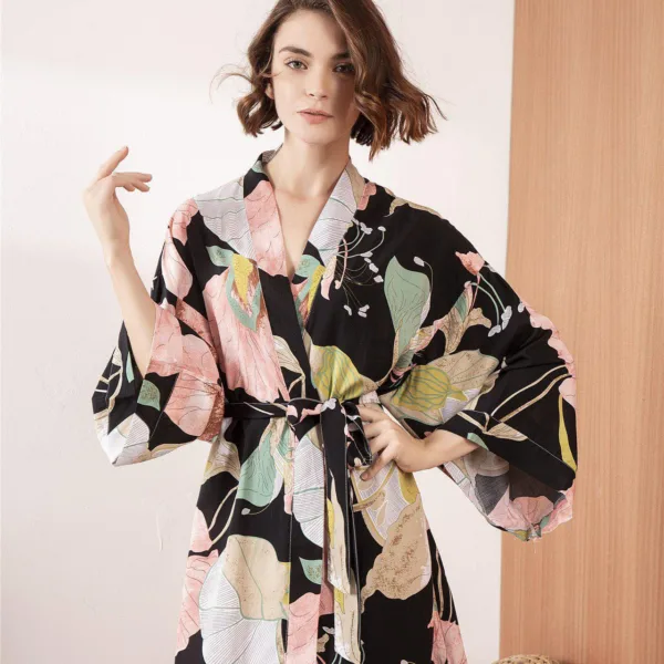 Peignoir Satin Court.jpg