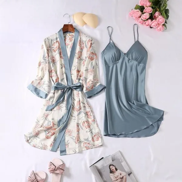 Peignoir Satin Leger.jpg