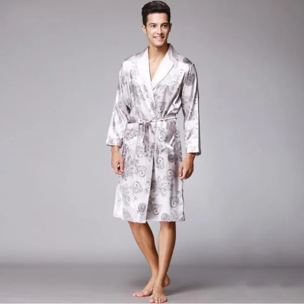 Robedechambrehommesatin.jpg